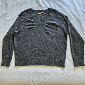 GAP Luxury Merino Wool/ Cashmere V-neck Knit Sweater